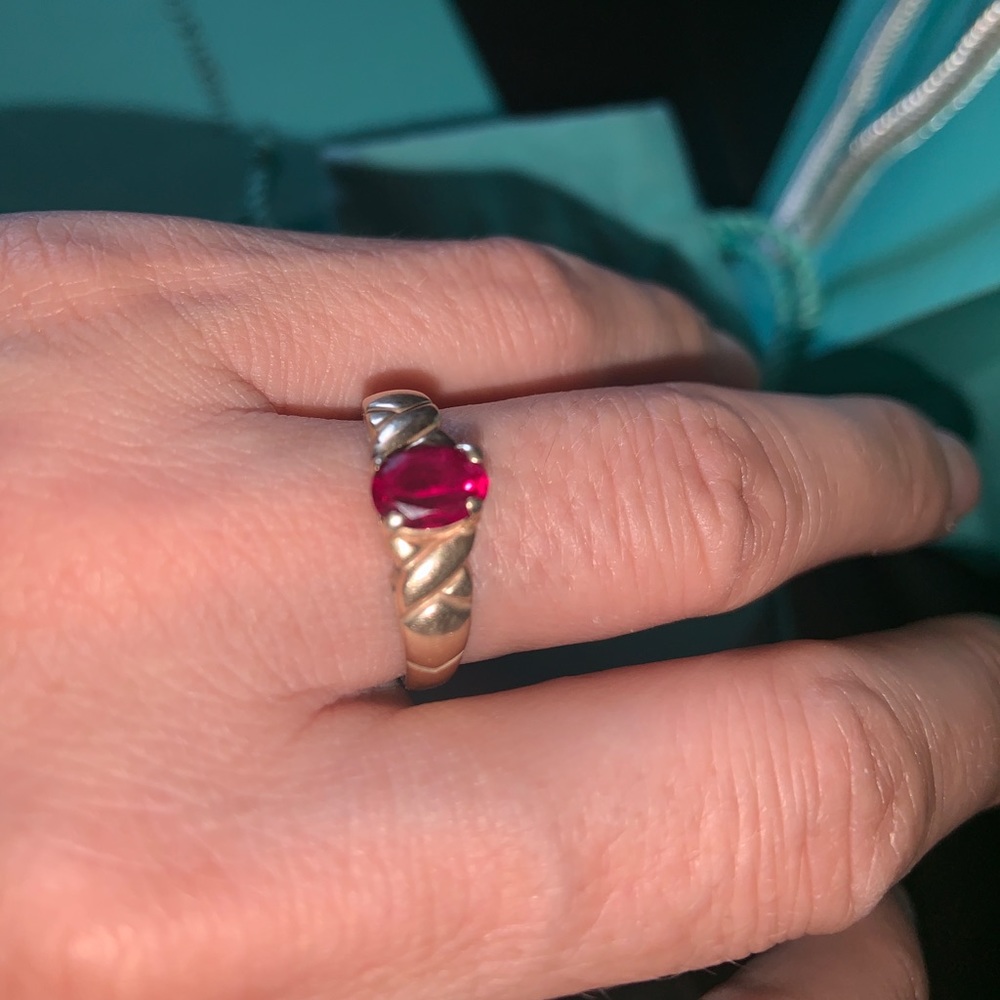 T&C vintage 10 k gold ring sz 7 with original Rubi